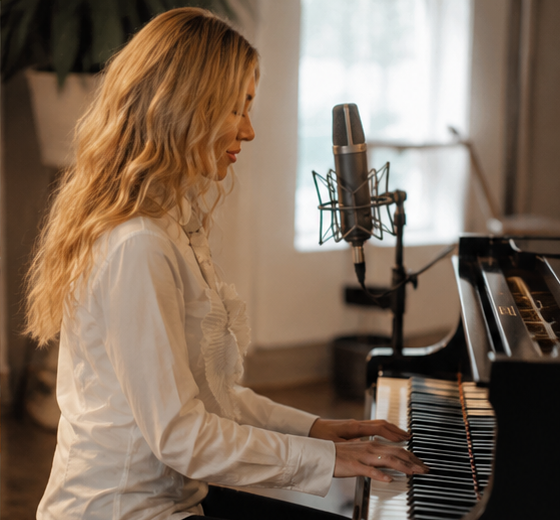 Emily Simonian - Songwriter, Composer, and Musical Theatre Writer